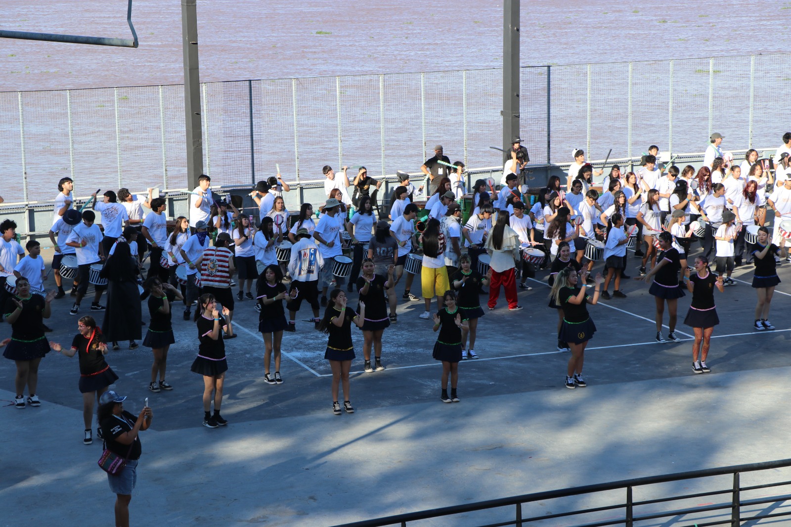 <p>Estudiantina 2026: miles de jóvenes vivieron la prueba piloto del Show de Scolas con un operativo especial de seguridad y salud</p>
